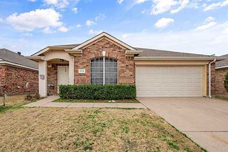 2531 Taos Drive Grand Prairie, TX 75051