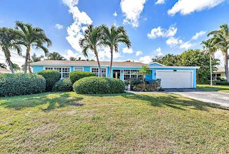 7745 W Lake Drive Lake Clarke Shores, FL 33406