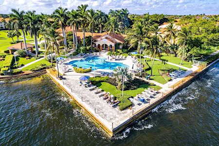 167 Yacht Club Way #204 Hypoluxo, FL 33462