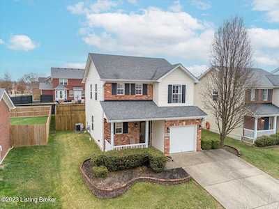 7003 Little Oak Ct Louisville, KY 40291