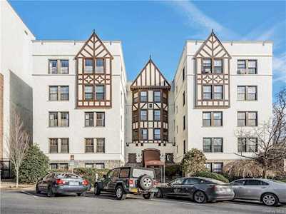 26 Pondfield Rd W #F Bronxville, NY 10708