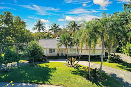 646 Sierra Cir Coral Gables, FL 33156