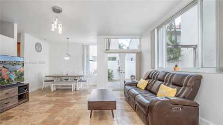 3625 Murano Dr Hollywood, FL 33021