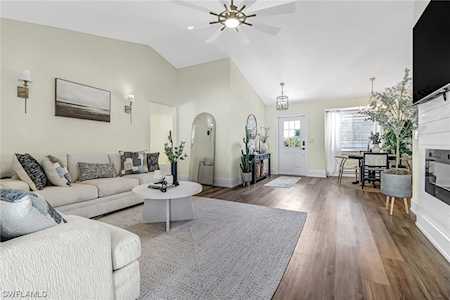 10208 Shade Tree Ct Bonita Springs, FL 34135
