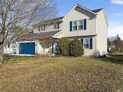 144 Walnut Creek Drive Commercial Point, OH 43116