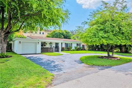 4010 NE 18th Ave Oakland Park, FL 33334