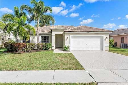 2200 NW 52nd Ave Lauderhill, FL 33319