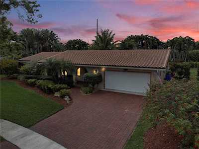 901 SW 75th Ter Plantation, FL 33317