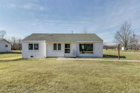 30038 Ostreich Rd Brownstown Twp, MI 48173