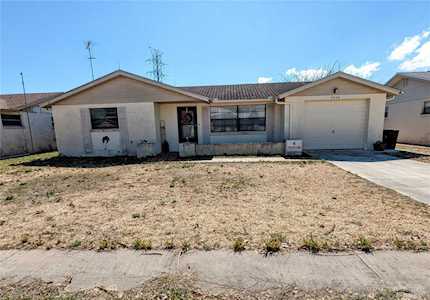 5930 Della Dr Holiday, FL 34690
