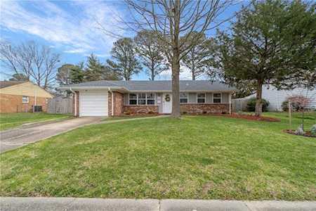 952 Sunnyside Dr Virginia Beach, VA 23464