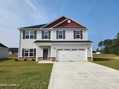 1011 Sailfish Street New Bern, NC 28562