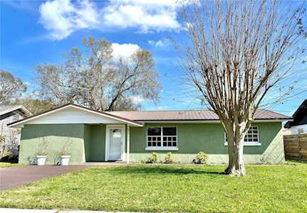 602 Robert Ave Winter Haven, FL 33880