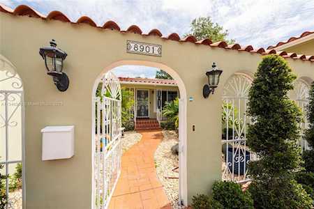 8901 NE 9th Ct Miami, FL 33138