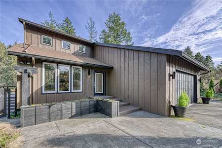 10513 74th Ave NW Gig Harbor, WA 98332