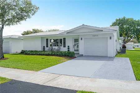 8850 NW 17th St Plantation, FL 33322