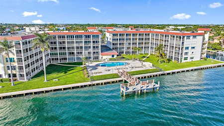 105 Paradise Harbour Boulevard #201 North Palm Beach, FL 33408