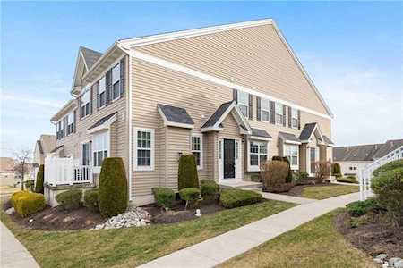4094 Bunker Hill Dr Coopersburg, PA 18036