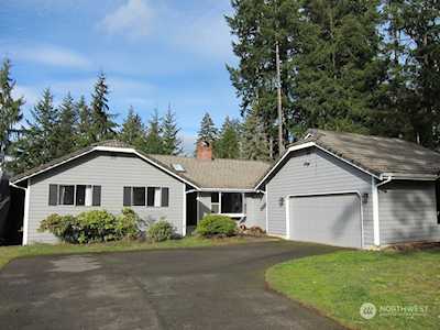 230 E Fairway Dr Allyn, WA 98524