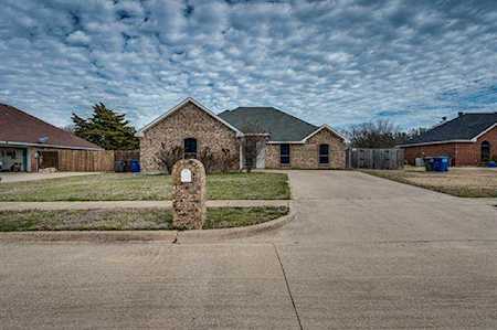257 Cobblestone Circle Red Oak, TX 75154