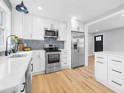 215 Winchester Dr Hampton, VA 23666
