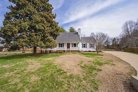 2206 Camp Site Ct Murfreesboro, TN 37127