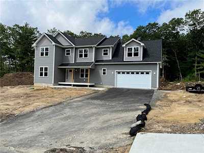 252 East Shore Dr Coventry, RI 02816