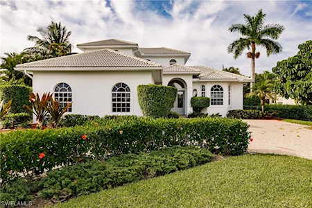 586 South Golf Dr Naples, FL 34102
