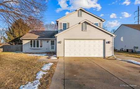 124 S Glenbrook Trl Mchenry, IL 60050
