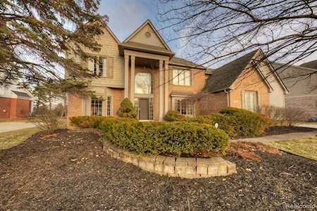 118 Country Club Ln Canton Twp, MI 48188