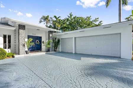 13525 SW 72nd Ave Pinecrest, FL 33156