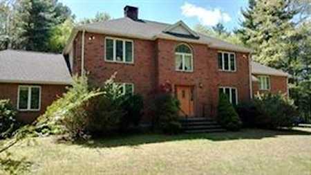 7 Meadow Ln Southwick, MA 01077