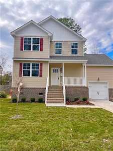 17 W Pollux Circle Portsmouth, VA 23701