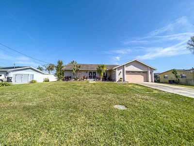 437 Flamingo Dr Apollo Beach, FL 33572