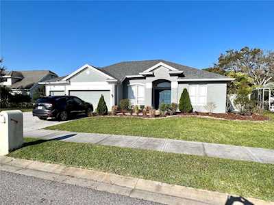 422 Lakewood Dr Oldsmar, FL 34677