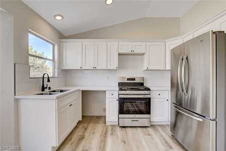 8220 Hamilton Beach Ln Las Vegas, NV 89128