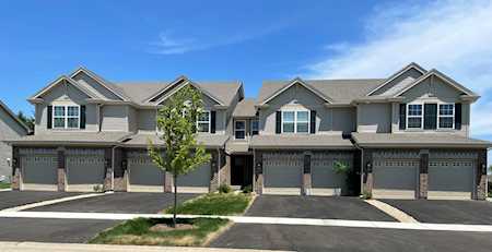 2076 Canyon Creek Ct Aurora, IL 60503