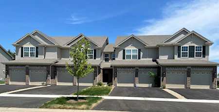2092 Canyon Creek Ct Aurora, IL 60503