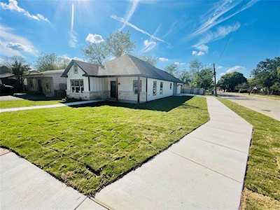 2600 Wallace Street Fort Worth, TX 76105