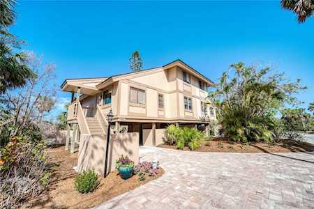 966 S Greenwood Ct Sanibel, FL 33957