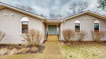 1811 Kings Ct Murfreesboro, TN 37129