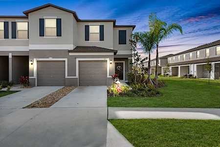 9621 Pembrooke Pines Dr Ruskin, FL 33573