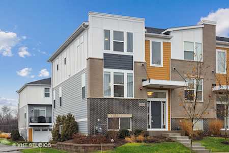 3S570 Everton Dr Warrenville, IL 60555