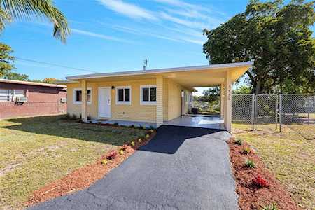 1750 NW 29th Ter Fort Lauderdale, FL 33311