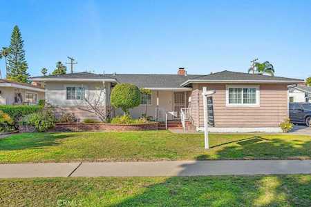 9581 Swallow Ln Garden Grove, CA 92841