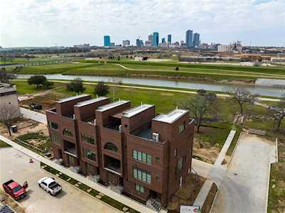 412 S Rayner Avenue Fort Worth, TX 76111