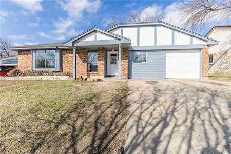 2407 Clearhaven Court Arlington, TX 76014