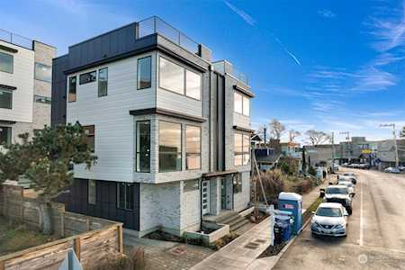 4018 Beach Dr SW Seattle, WA 98116