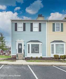 10708 Colonial Woods Ct Louisville, KY 40223