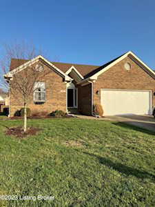 3807 Stone River Ct Louisville, KY 40299